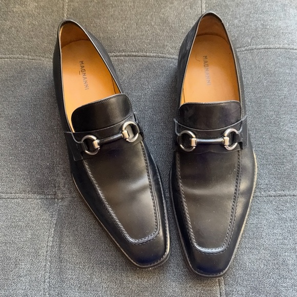 Magnanni Black Leather Slip-On Loafers - Picture 1 of 6
